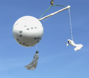 AUFBLASBARE PLANETEN MIT KRAN 