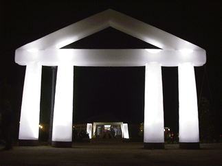 AUFBLASBARES PORTAL MIT LICHT 